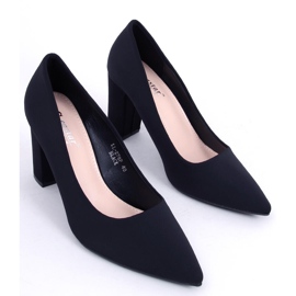 Pumput Eilish Black -tolppaan musta 1