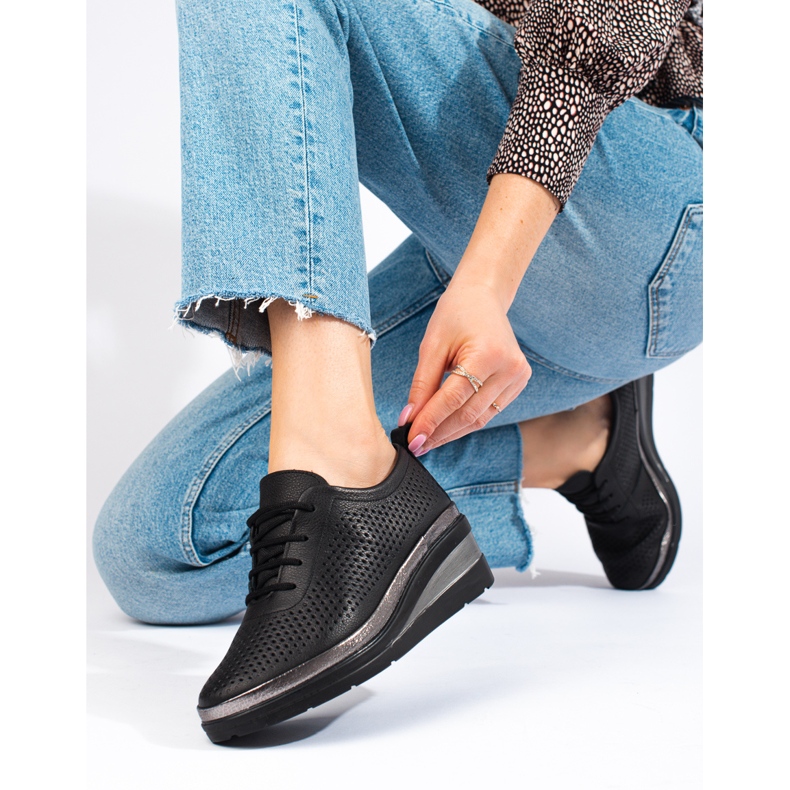 Mustat nahkaiset kiilakengät T.Sokolskilta 1