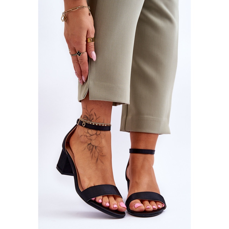 PG1 Satiiniset matalakorkoiset sandaalit Black Juliet musta 1