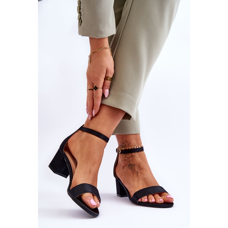 PG1 Satiiniset matalakorkoiset sandaalit Black Juliet musta 2