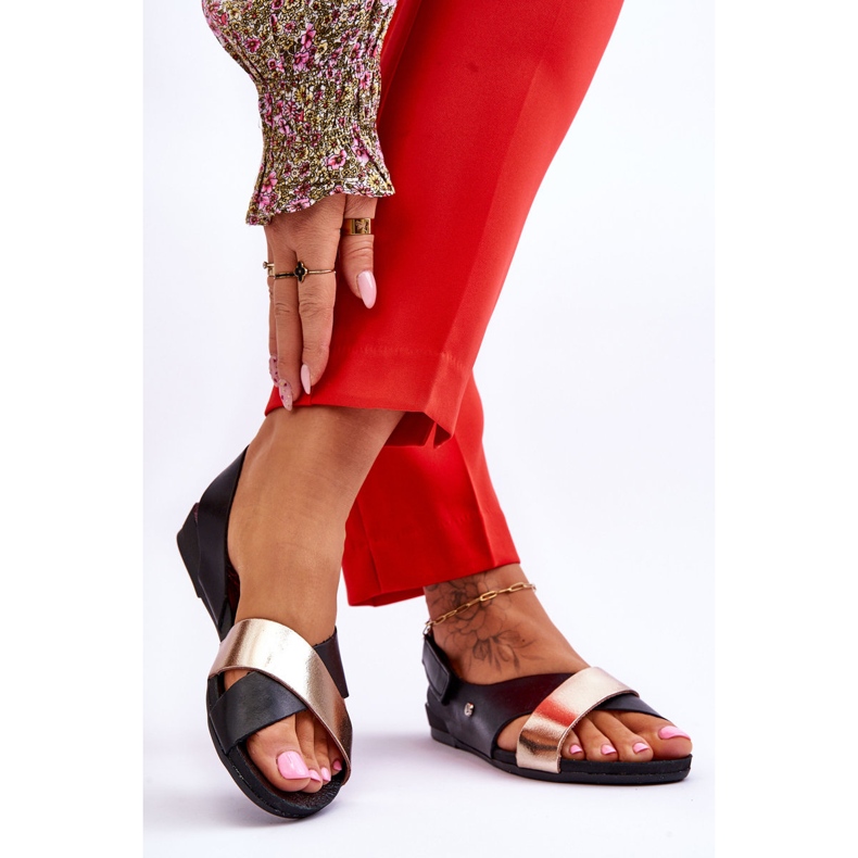 Lemar Nahkasandaalit mustalla ja kullalla Addisonilla 2