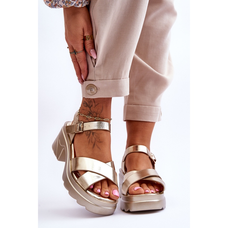 PS1 Naisten kultaiset Hillary-sandaalit massiivisilla koroilla kultainen 1