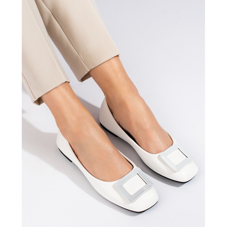 Naisten valkoiset balerinat Shelovet-koristeella valkoinen 1