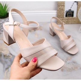 Tyylikkäät naisten sandaalit beigenvärisessä pylväässä Sergio Leone SK897 1