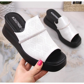 M. DASZYŃSKI Naisten hopeiset kiila sandaalit M.Daszyński SA209-2 hopea 1