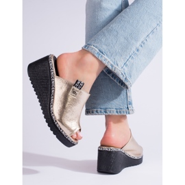 Naisten kullanväriset Shelovet-kiilatossut kultainen 1