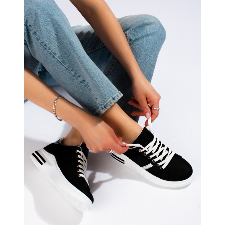 Shelovetin mustat lenkkarit paksulla pohjalla 1