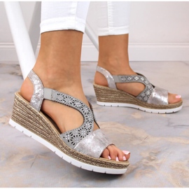 Mukavat naisten slip-on sandaalit joustavalla Rieker 61916-91 monivärinen 2