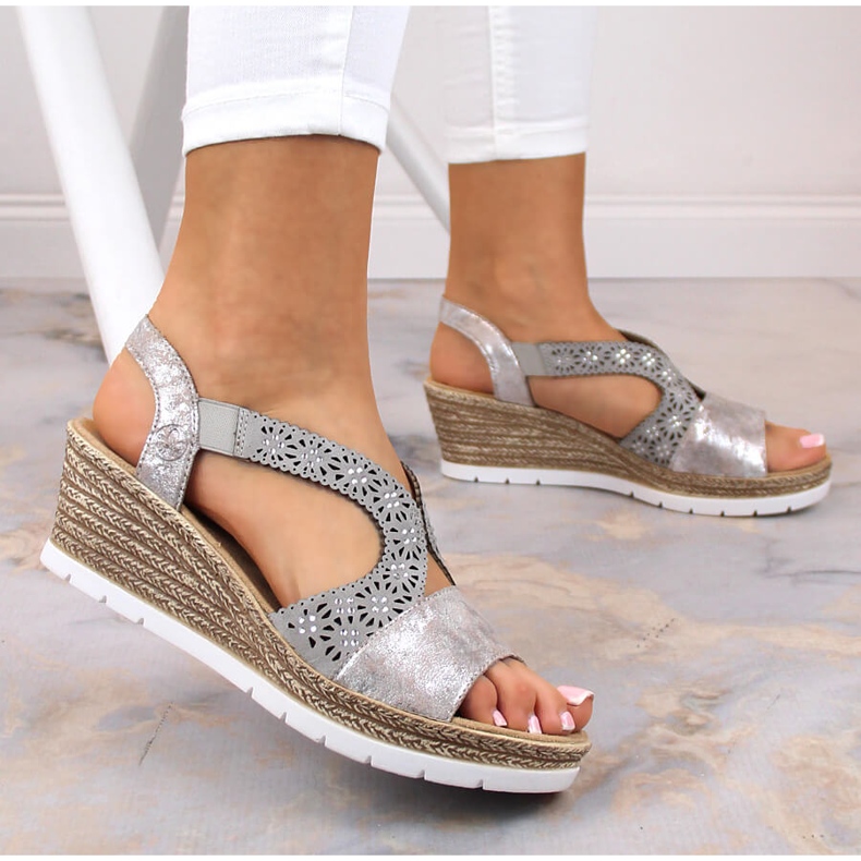 Mukavat naisten slip-on sandaalit joustavalla Rieker 61916-91 monivärinen 2