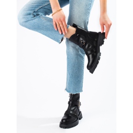 Mustat naisten laukut suojakalvolla 1