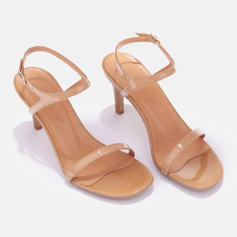 Marco Shoes Korkeakorkoiset sandaalit ruskea 1