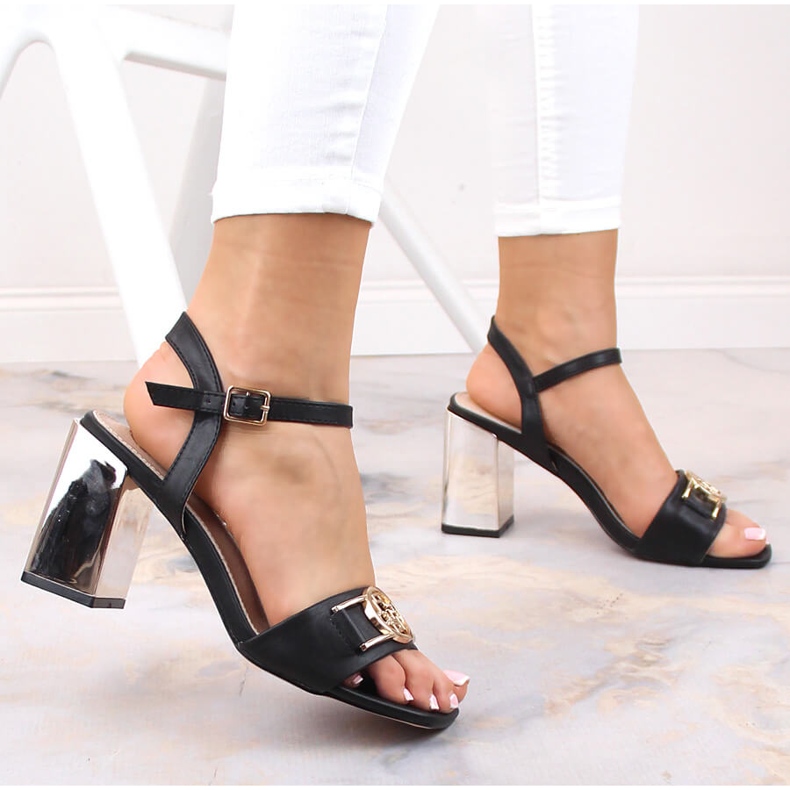 Naisten sandaalit mustalla peilikorolla Filippo Ds 4502 2