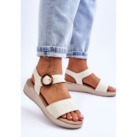 Mukavat Menaro Beige Wedge sandaalit 2