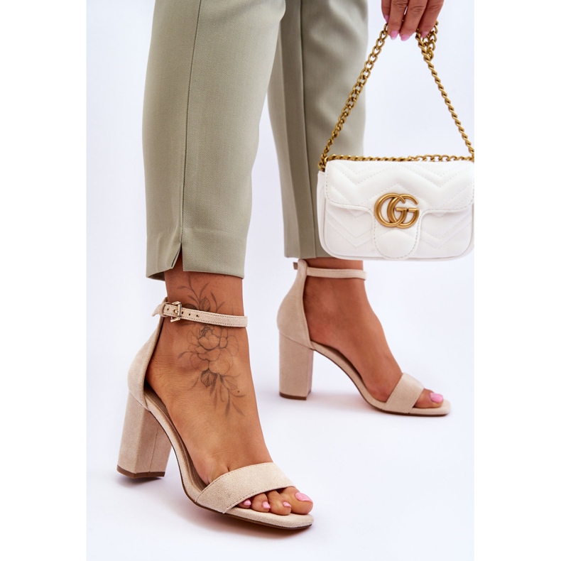 Naisten klassiset mokkanahkasandaalit beige Passo 2