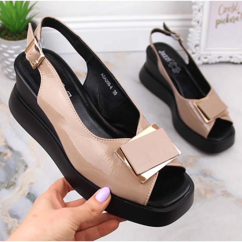 Lakatut naisten kiila sandaalit Jezzi SA209-4 beige 1