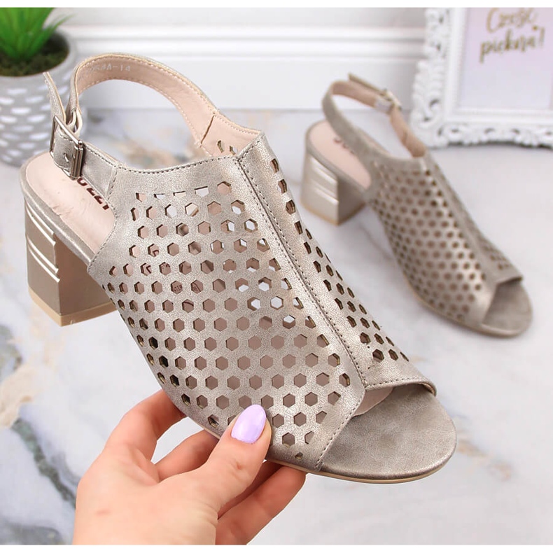 Naisten harjakattoiset kultaiset korkeakorkoiset sandaalit Jezzi MR1954A-14 kultainen 1