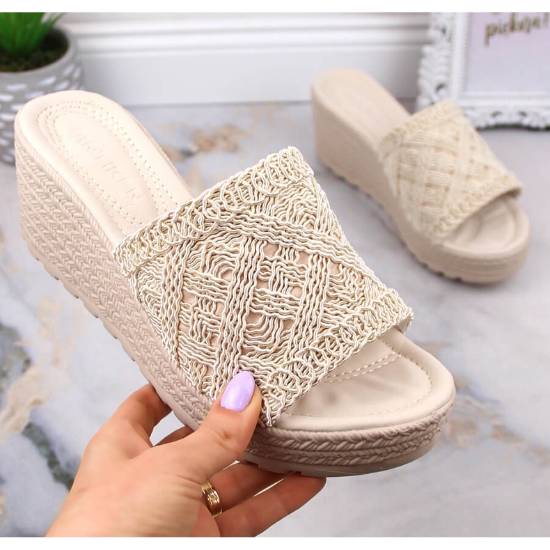 Naisten kiila sandaalit beige Artiker 52C1289 1