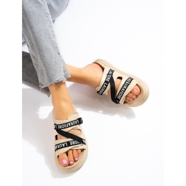 Mukavat LA.FI beige-tossut 1