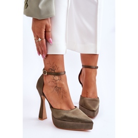 Muodikkaita pumppuja leveällä korkokenkolla tummanvihreä hulluus 1