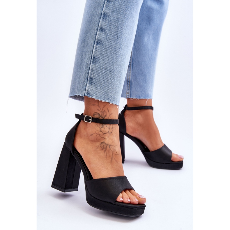 Satiini sandaalit massiivisilla koroilla musta Eternity 2