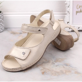 Nahkaiset mukavat sandaalit naisille kultaisilla tarranauhalla Helios 266-2 kultainen 4