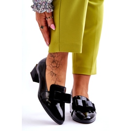 Vinceza Muodikkaat kiiltonahkapumput, joissa koristeellinen rusetti Shira Black musta 1