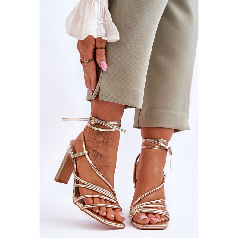 FJ1 Muodikkaat solmitut kultaiset Tessoro-korkokengät kultainen 1