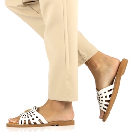 Muodikkaat naisten harjakattoiset varvastossut zirkoneilla Filippo DK4621/23 WH valkoinen 7