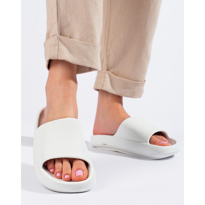 Naisten valkoiset lippalakit Shelovet valkoinen 2