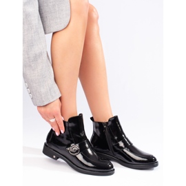 W. Potockin mustat lakkasaappaat 1