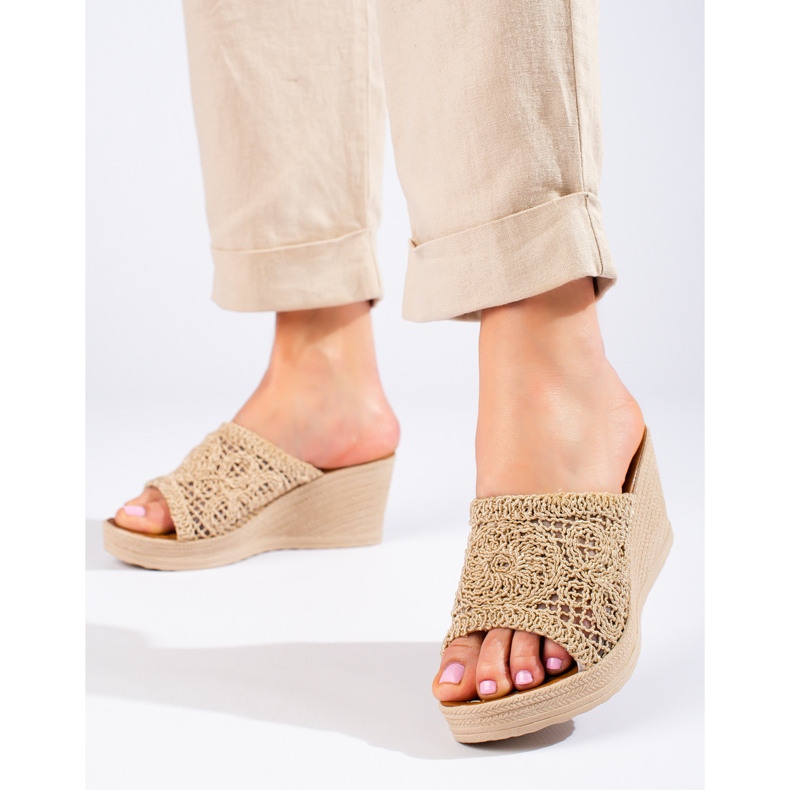 W. Potocki Naisten kiila sandaalit harjakattoisella vyöllä, beige Potocki 2