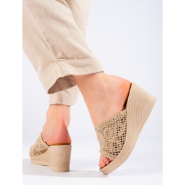 W. Potocki Naisten kiila sandaalit harjakattoisella vyöllä, beige Potocki 1