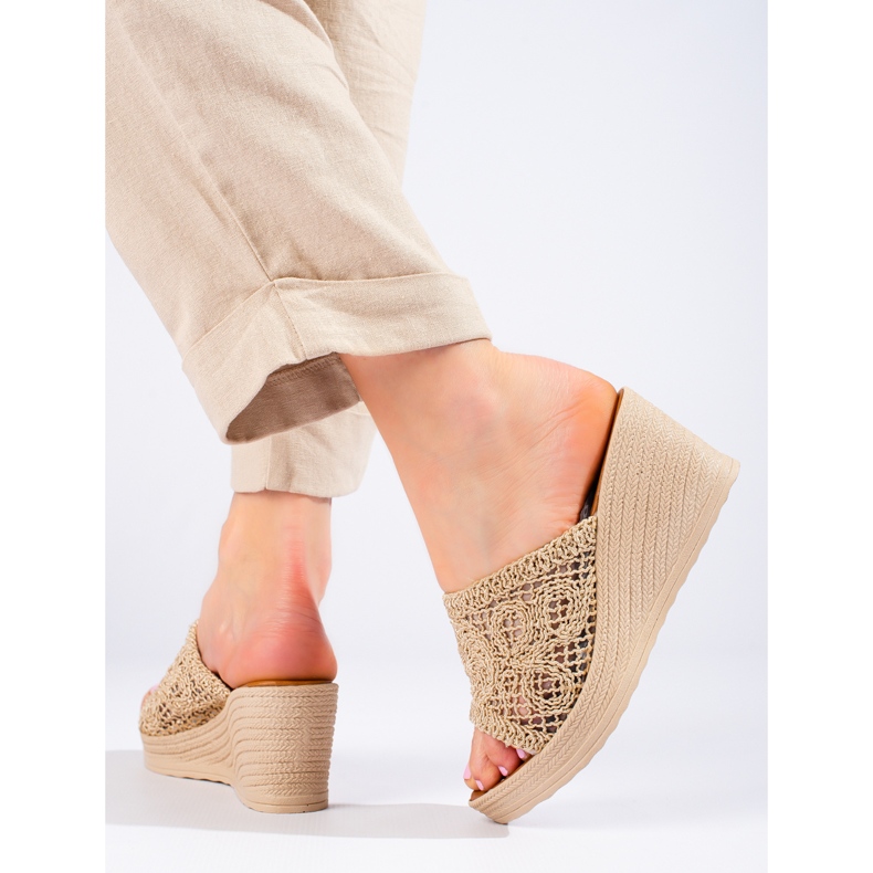 W. Potocki Naisten kiila sandaalit harjakattoisella vyöllä, beige Potocki 1