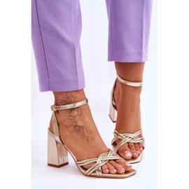 FB2 Klassiset nahkasandaalit kantapäässä Kultainen Bernett 1