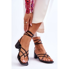 Sidotut mustat sandaalit korkokengät varvastossut Secret Love 2