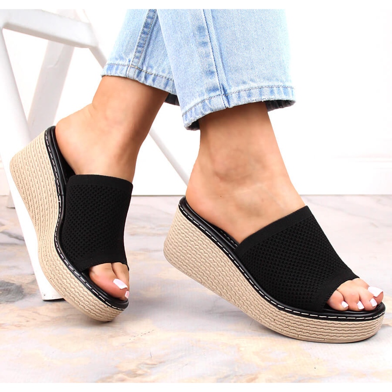 Naisten mustat kiilatossut T.Sokolski MU100 1