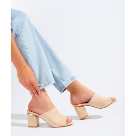 Vinceza beige-muulit pylväässä 1