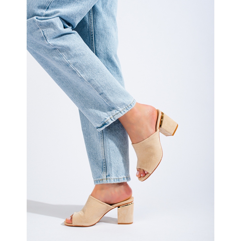 Vinceza beige-muulit pylväässä 2