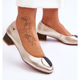 Nahkaiset matalakorkoiset pumput Maciejka 05960-25 kultaa kultainen 2