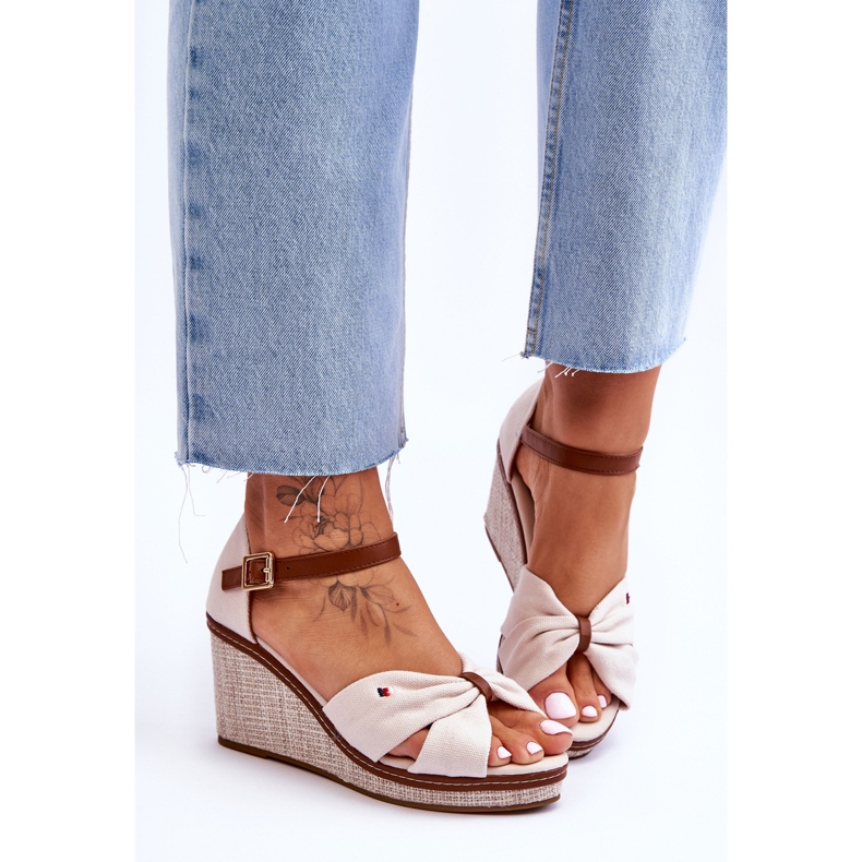 PS1 Naisten sandaalit punottu kiila beige Judith 1