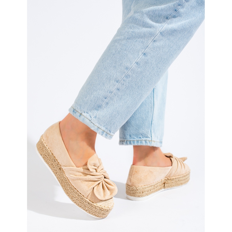 Mokkanahkaiset espadrillit alustalla ja rusetti Shelovet beige 1