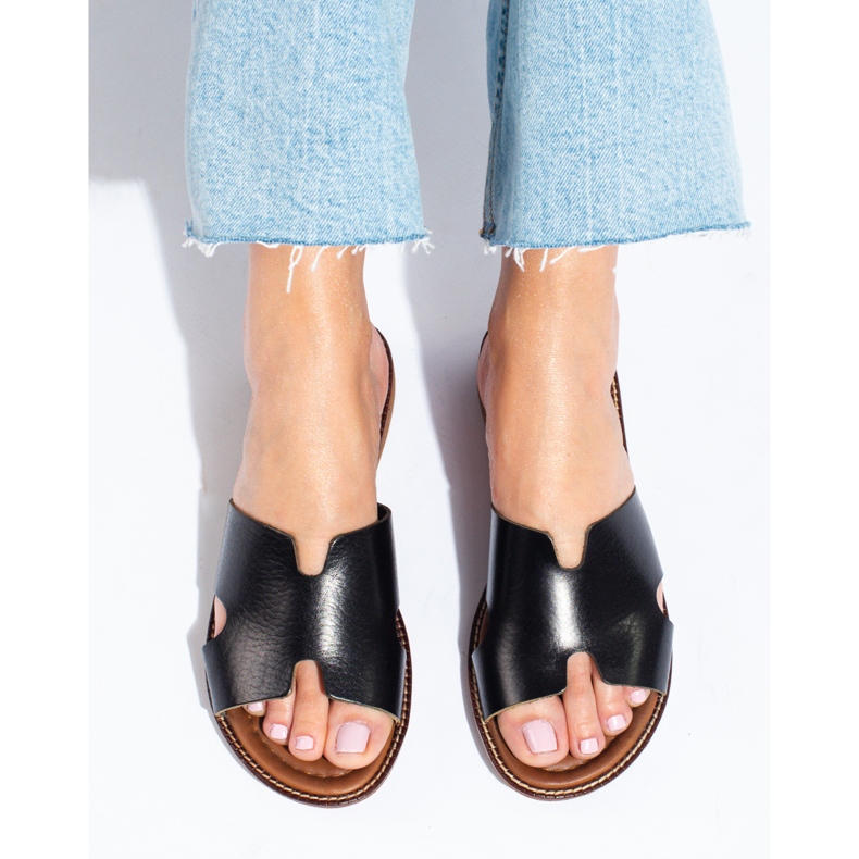 W. Potocki Naisten mustat nahkatossut Potockilta 1