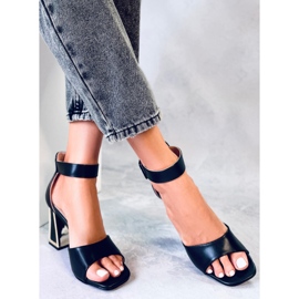 Tamara Mustat geometriset korkokengät 2