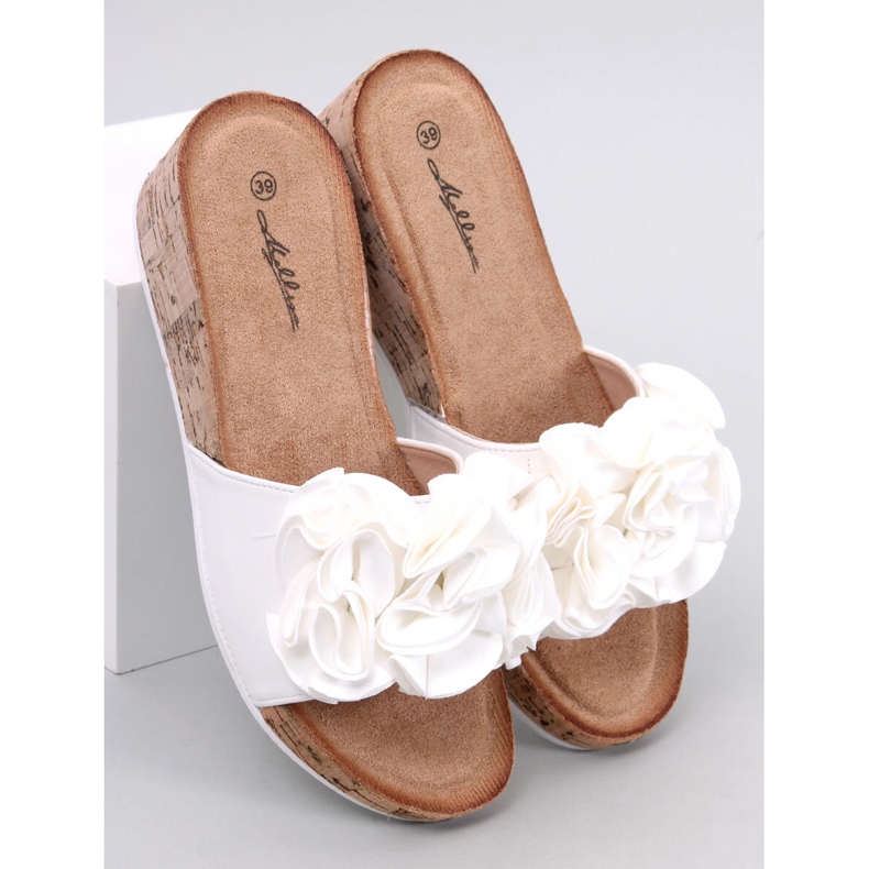 BM Peluso Whiten kukkasandaalit valkoinen 1