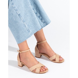 Shelovetin beige-sandaalit matalakorkoiset 1