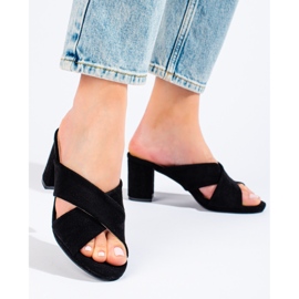 Shelovetin mustat mokkanahkaiset tossut 1