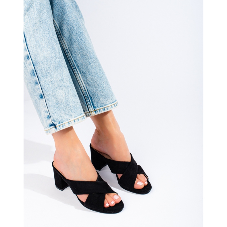 Shelovetin mustat mokkanahkaiset tossut 2