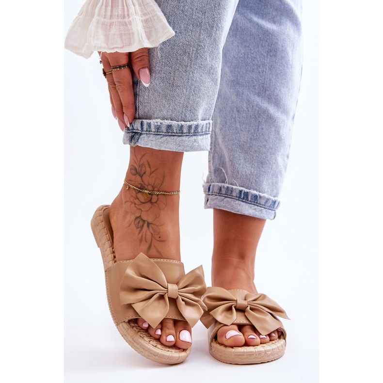 FK1 Muodikkaat naisten tossut beigellä Estera-rusetilla 2