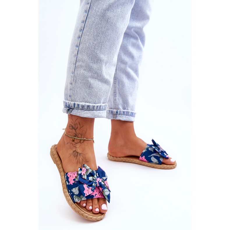 FK1 Naisten tossut kankaalla, tummansininen kukka 1