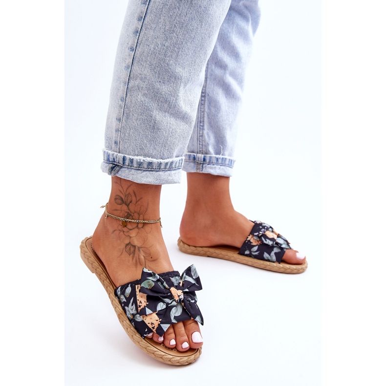 FK1 Naisten tossut kankaisella rusetilla Black Blossom musta 1